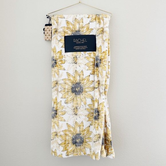 NEW RACHEL Rachel Roy Sunflower Plush Blanket - Picture 7 of 7